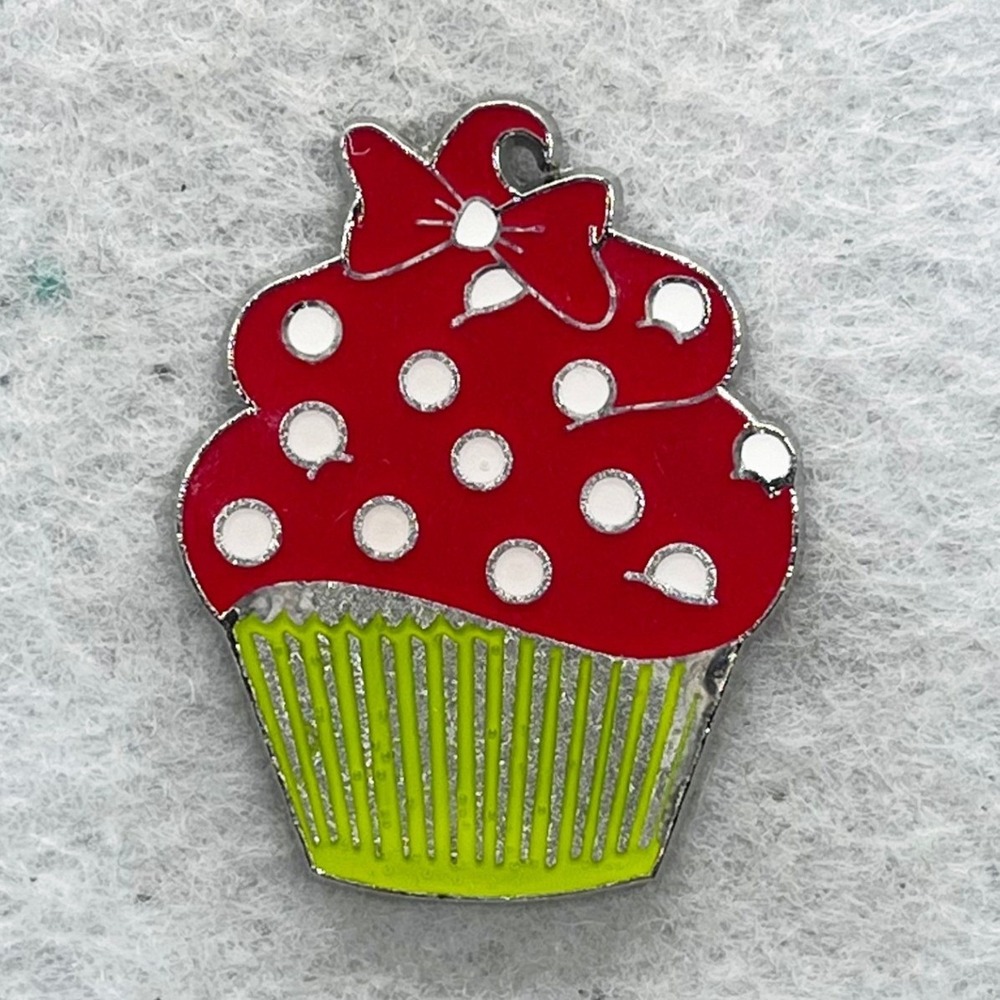 🔮 5/$25 Disney Minnie Mouse Character Cupcake Pin
